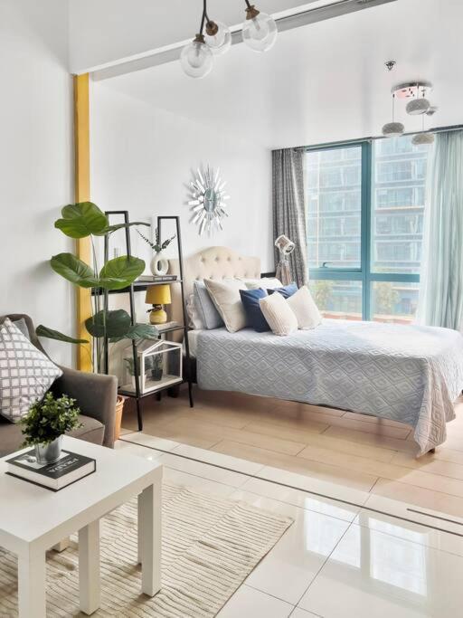 One Uptown Residences Bgc Тагиг Экстерьер фото