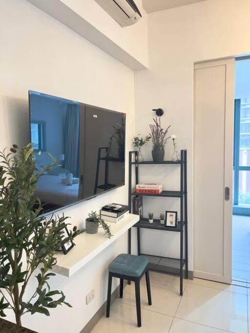 One Uptown Residences Bgc Тагиг Экстерьер фото