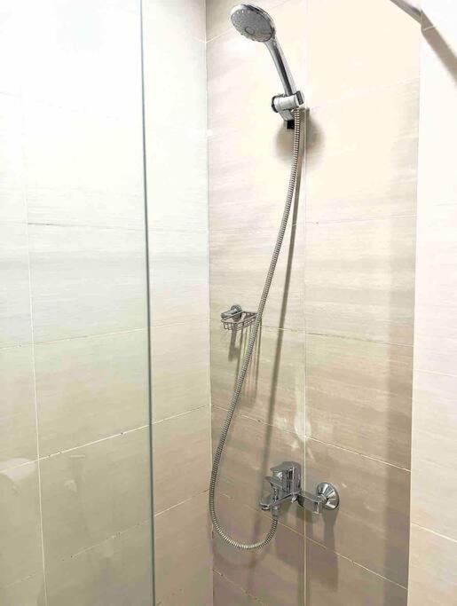 One Uptown Residences Bgc Тагиг Экстерьер фото
