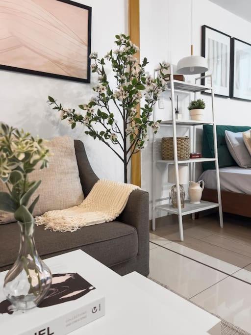 One Uptown Residences Bgc Тагиг Экстерьер фото