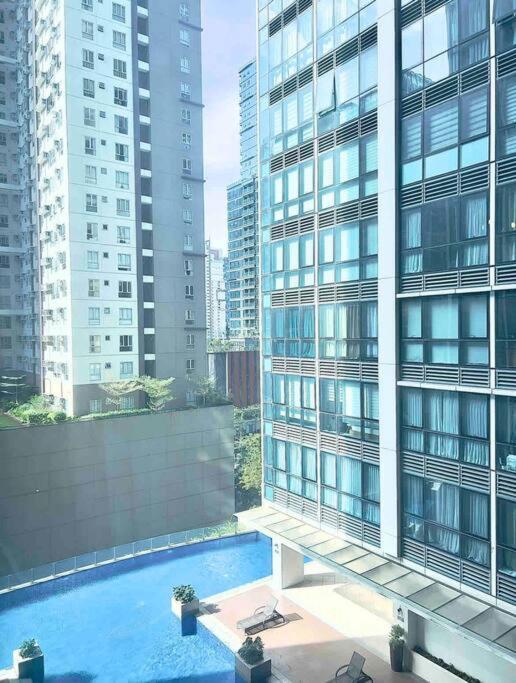 One Uptown Residences Bgc Тагиг Экстерьер фото