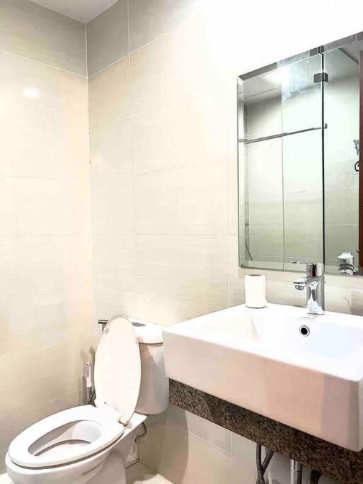 One Uptown Residences Bgc Тагиг Экстерьер фото