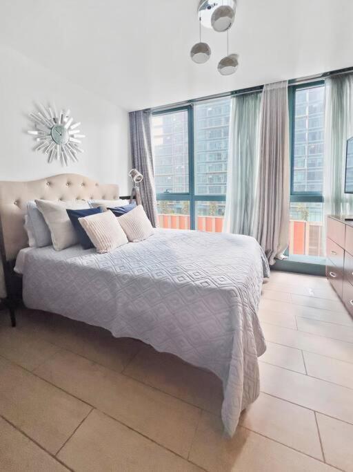 One Uptown Residences Bgc Тагиг Экстерьер фото