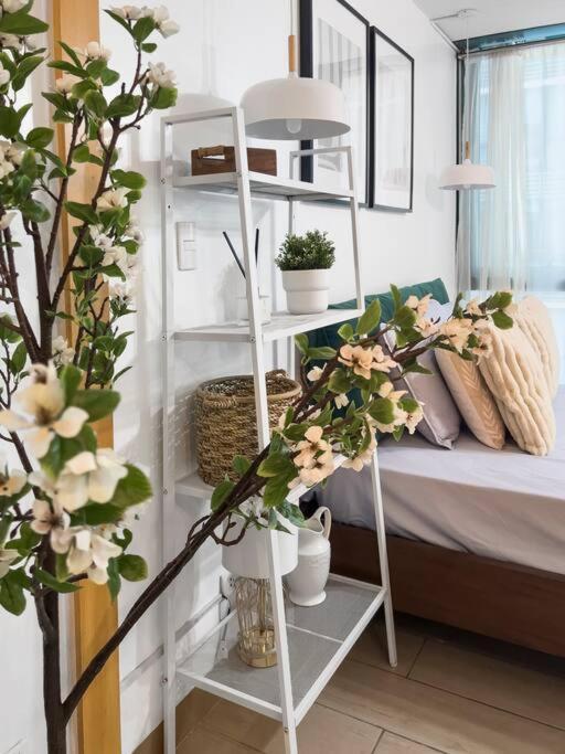 One Uptown Residences Bgc Тагиг Экстерьер фото